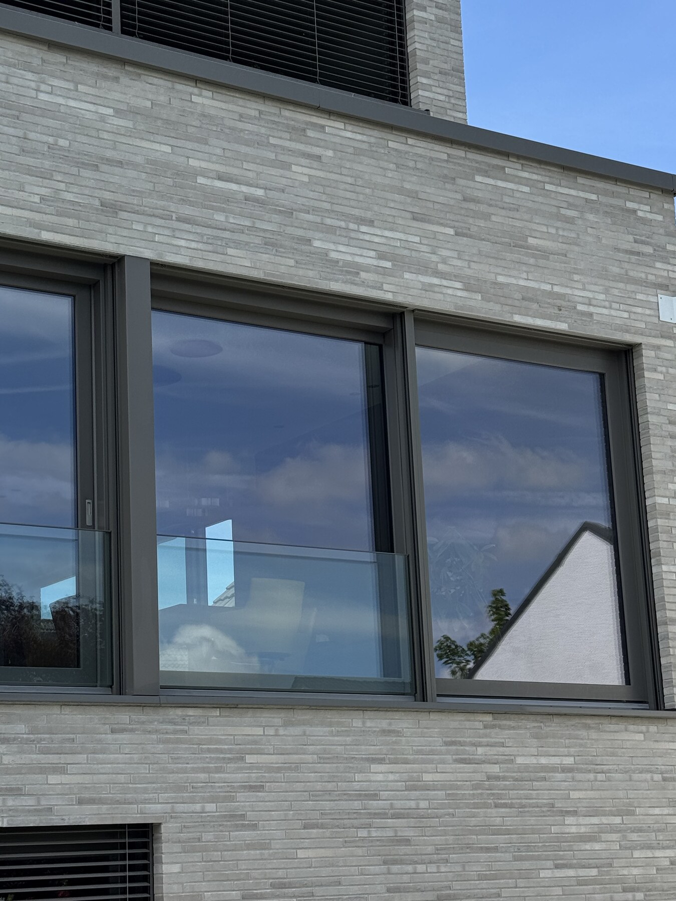 Fensterband mit Klinkerfassade am Einfamilienhaus in Pulheim